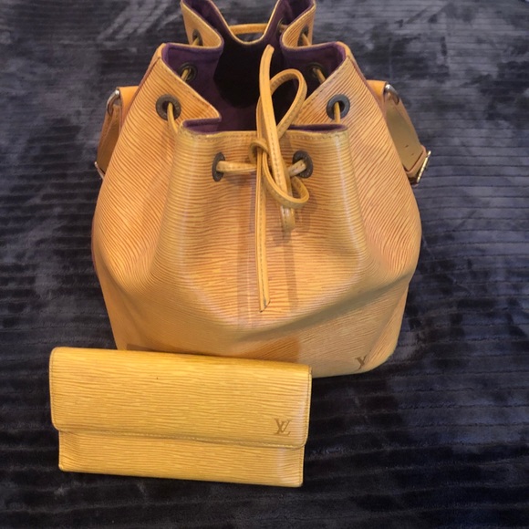 Louis Vuitton Handbags - Authentic Louis Vuitton purse and matching wallet